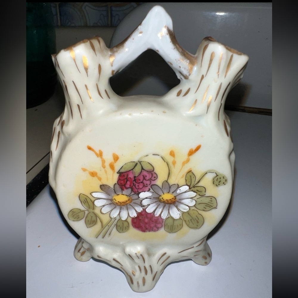 ANTIQUE VICTORIA CARLSBAD PORCELAIN DOUBLE BUD VASE//HAND PAINTED//AUSTRIA